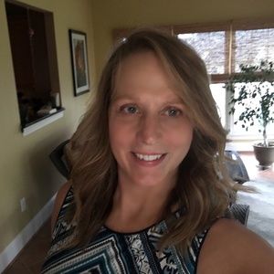 Meet your Posher, Connie